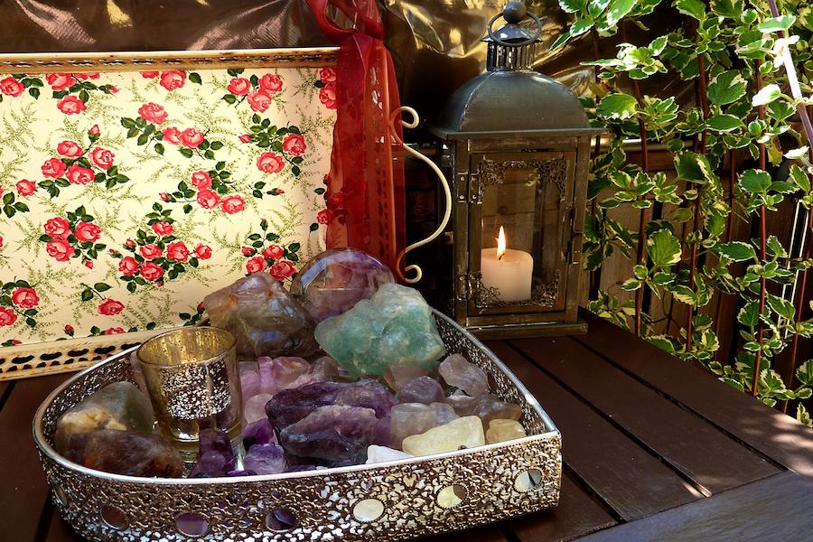 6 Fun and Enjoyable Ways to Harness the Power of Healing Crystals in Our Everyday Routines