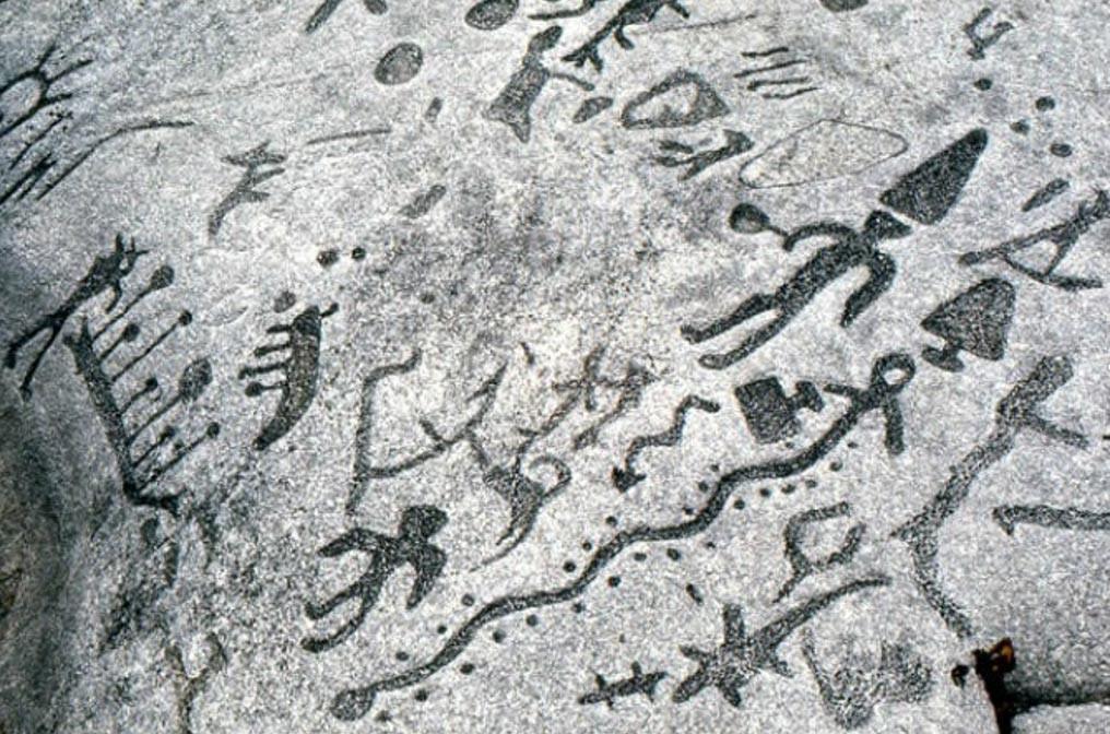 3000 Year Old Canadian Petroglyphs Left by Scandinavians???