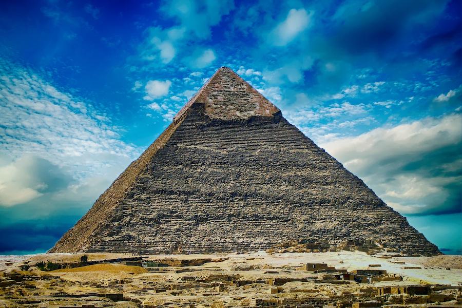 Historians Claim The Pyramids Of Giza Could Be Hiding ’Secret City'