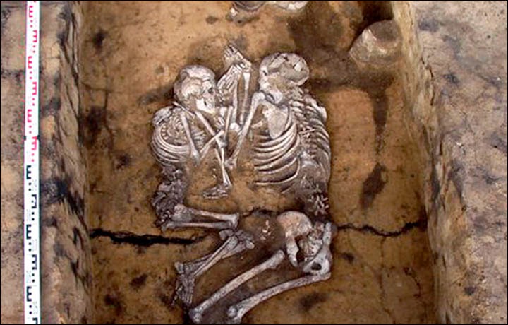 Bronze Age Necropolis Unearthed In Siberia