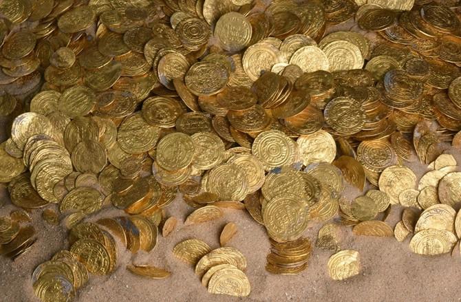Thousands Of Gold Coins Discovered In Israel!