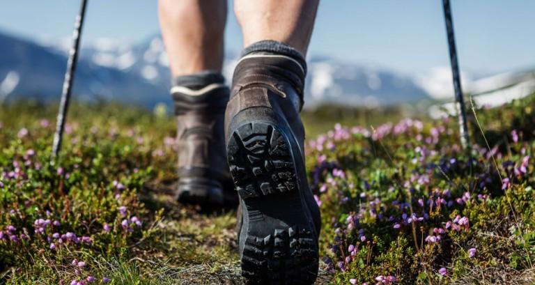 6 Reasons Hiking Is Good For Your Body, Mind & Soul