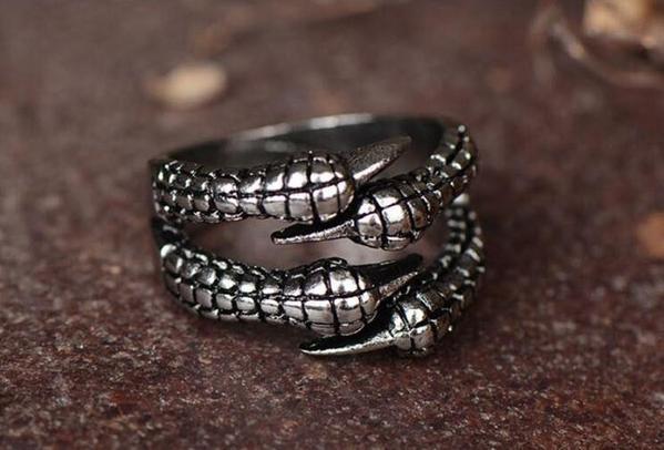 Silver claw ring | Dragons claw ring - Corky & Stoner